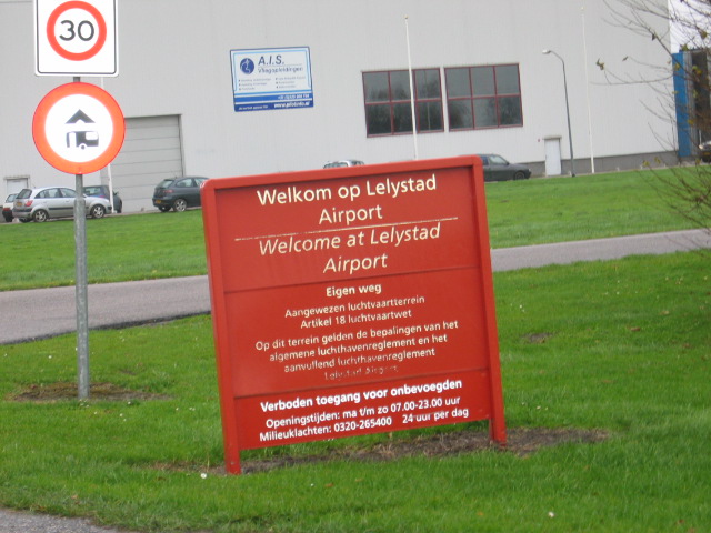 lelystad_airport.jpg